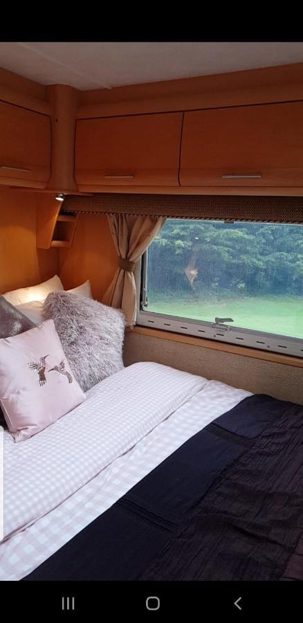 Self Contained Holiday Home Caravan Corsham Εξωτερικό φωτογραφία