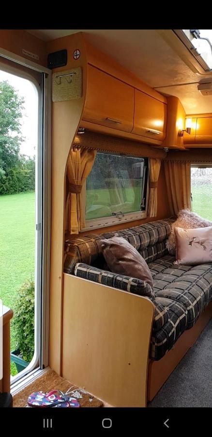 Self Contained Holiday Home Caravan Corsham Εξωτερικό φωτογραφία