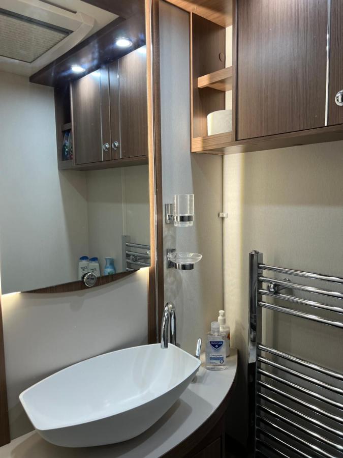 Self Contained Holiday Home Caravan Corsham Εξωτερικό φωτογραφία